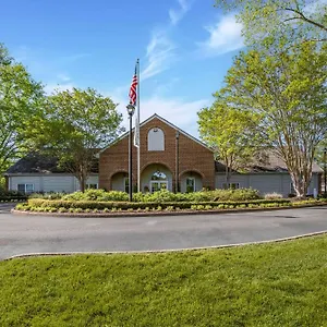 https://historic-powhatan-resort.williamsburghotelsusa.com