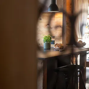  Apartment Aura